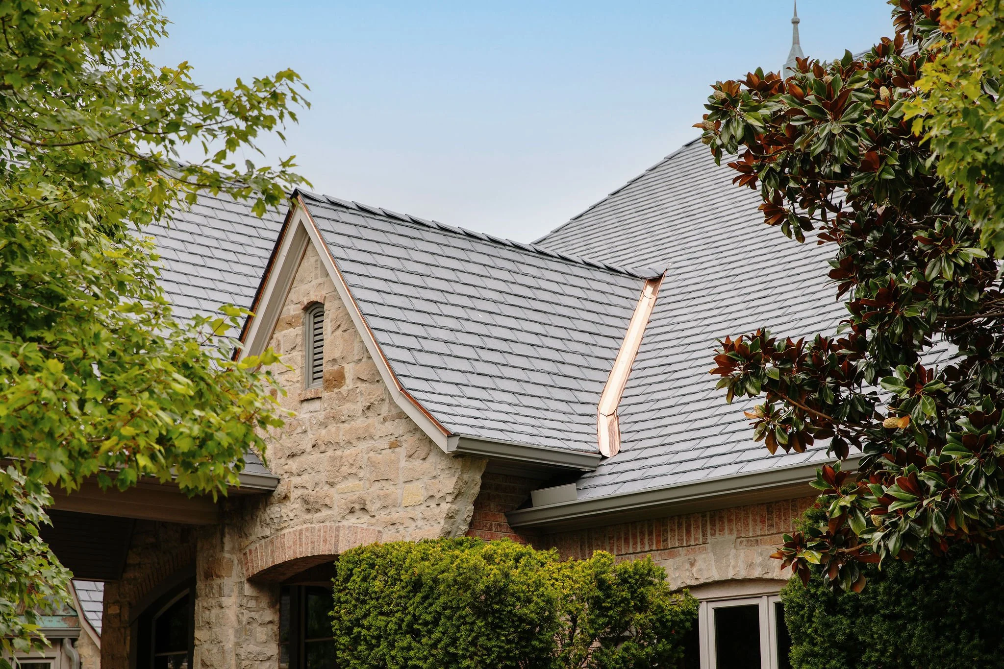 Finished premium roof on a Fort Worth home